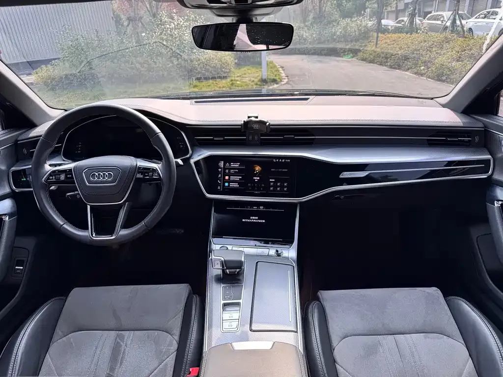 Audi A6L — фото 7