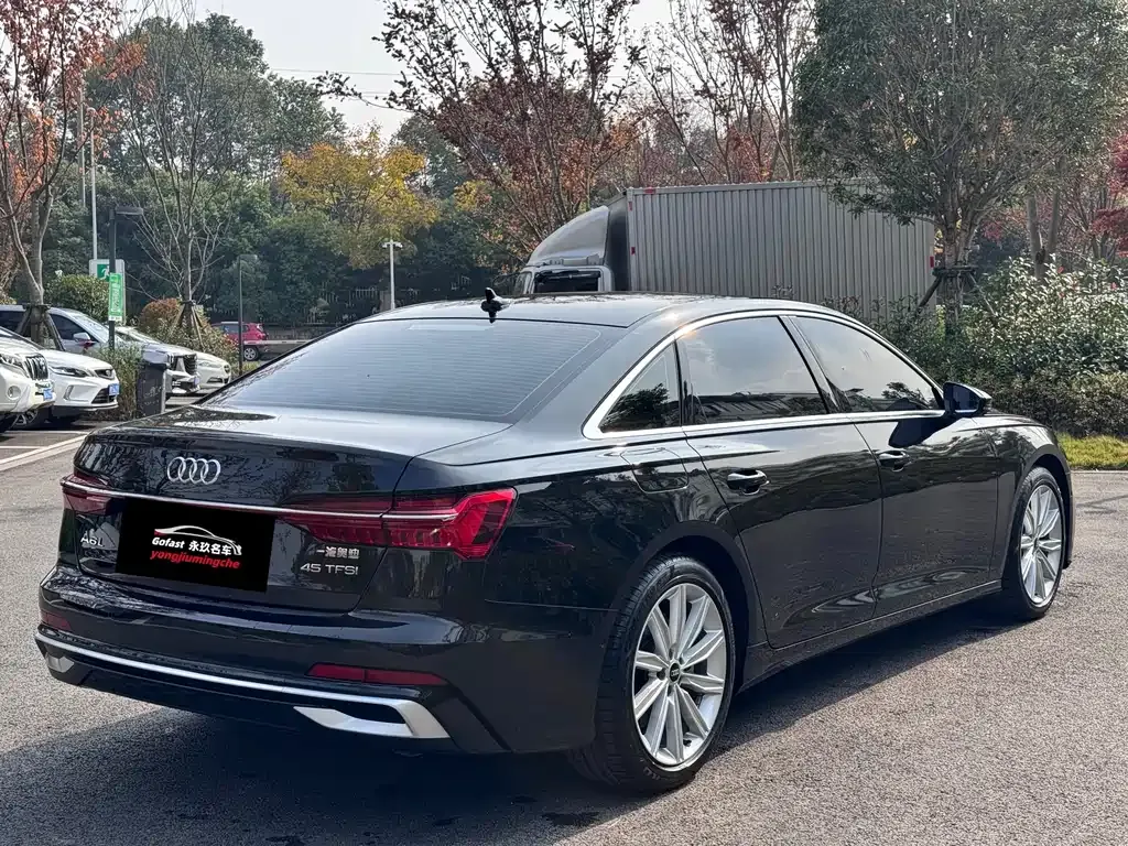 Audi A6L — фото 8