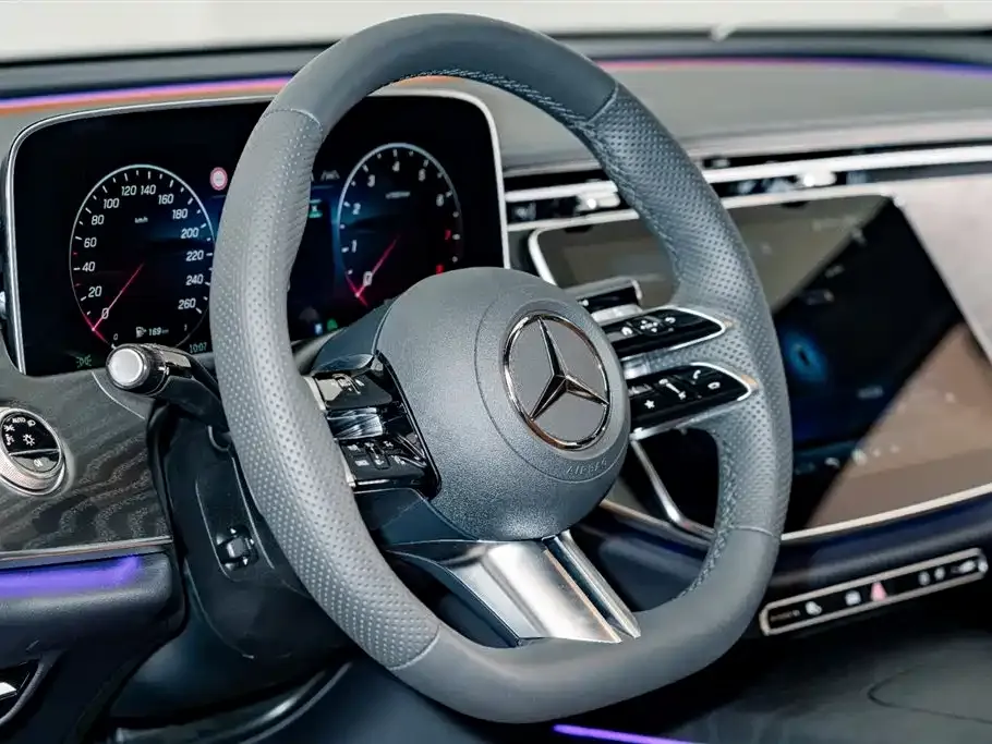 Mercedes-Benz E-Class — фото 10