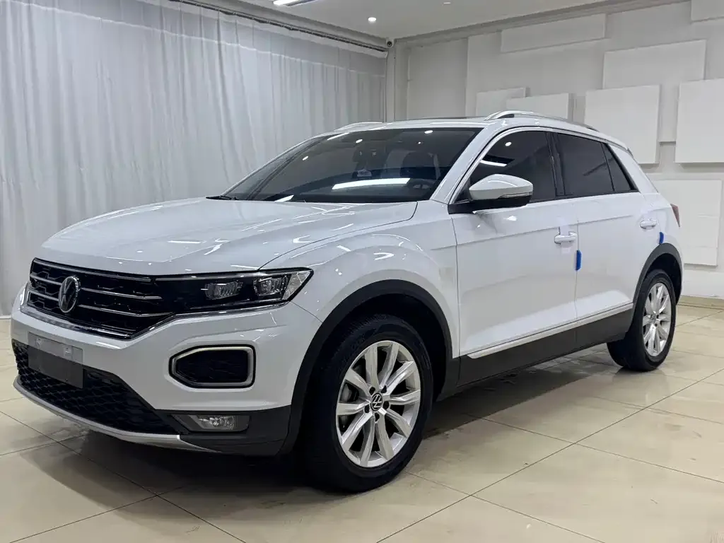 Volkswagen T-Roc — фото 1