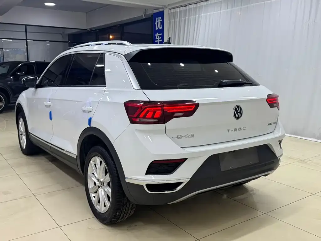 Volkswagen T-Roc — фото 4