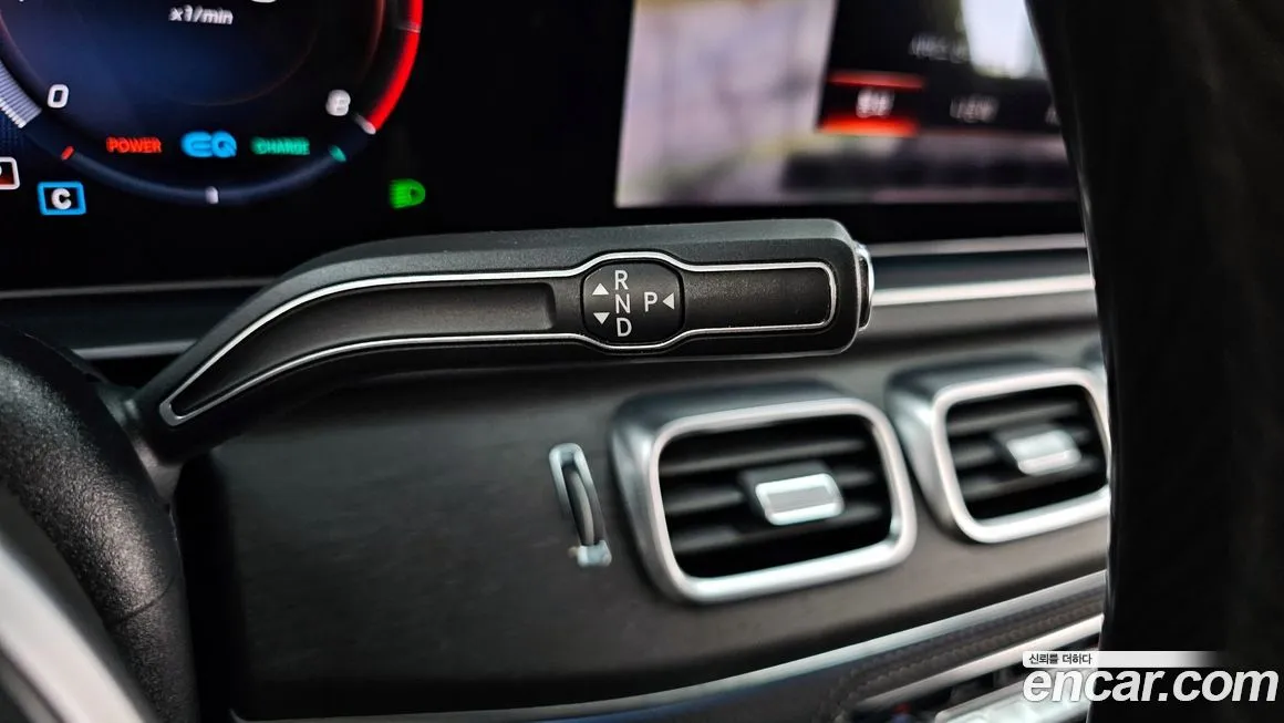 Mercedes-Benz GLS-Class — фото 9