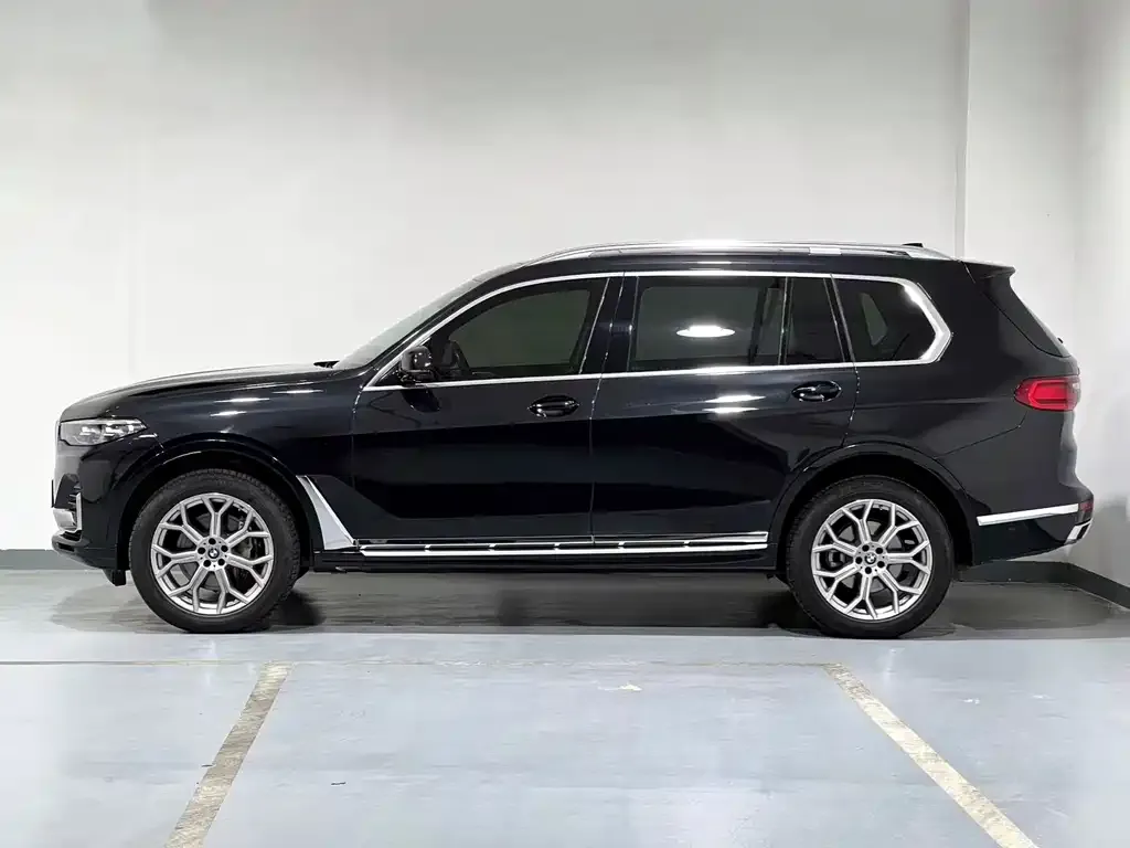 BMW X7 — фото 2
