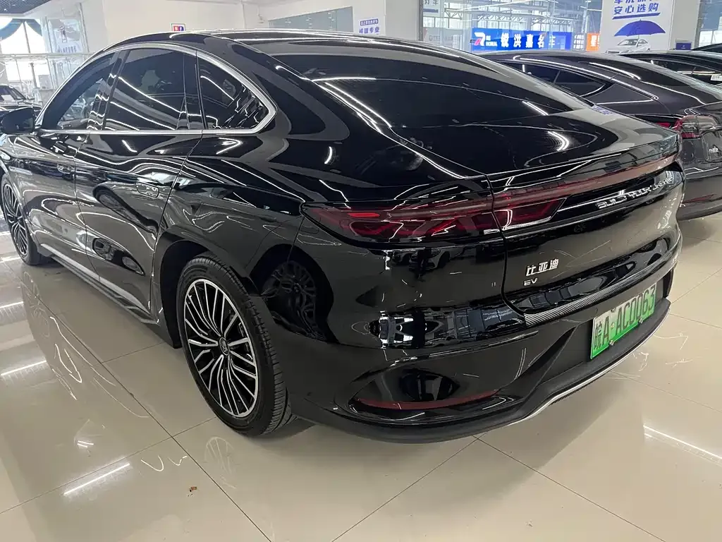 BYD Han — фото 4