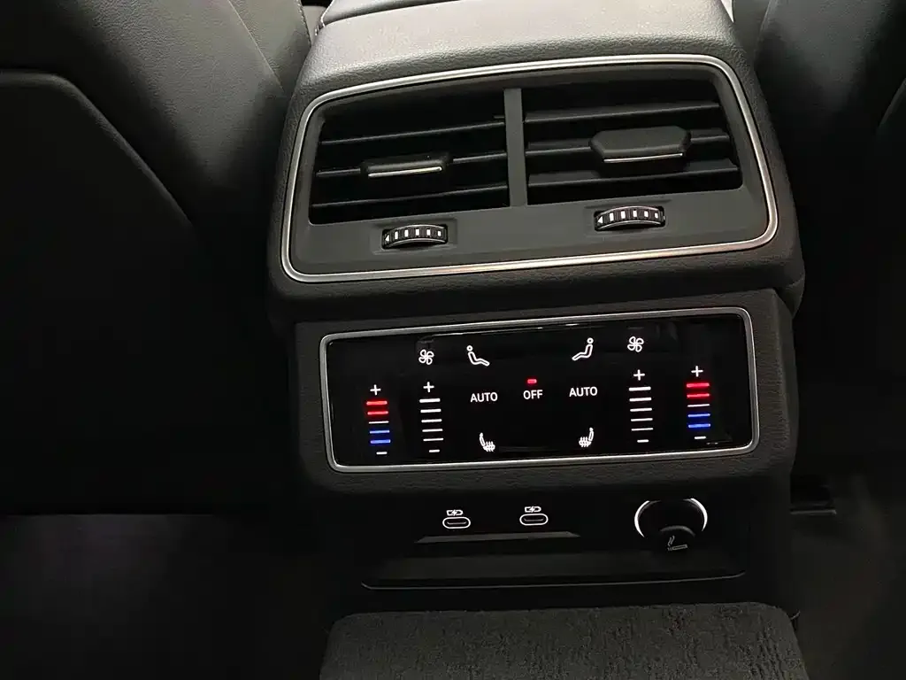 Audi A7L — фото 10