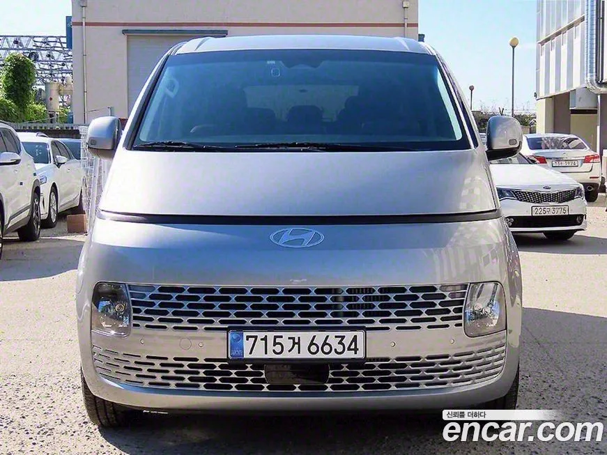 Hyundai Staria — фото 1