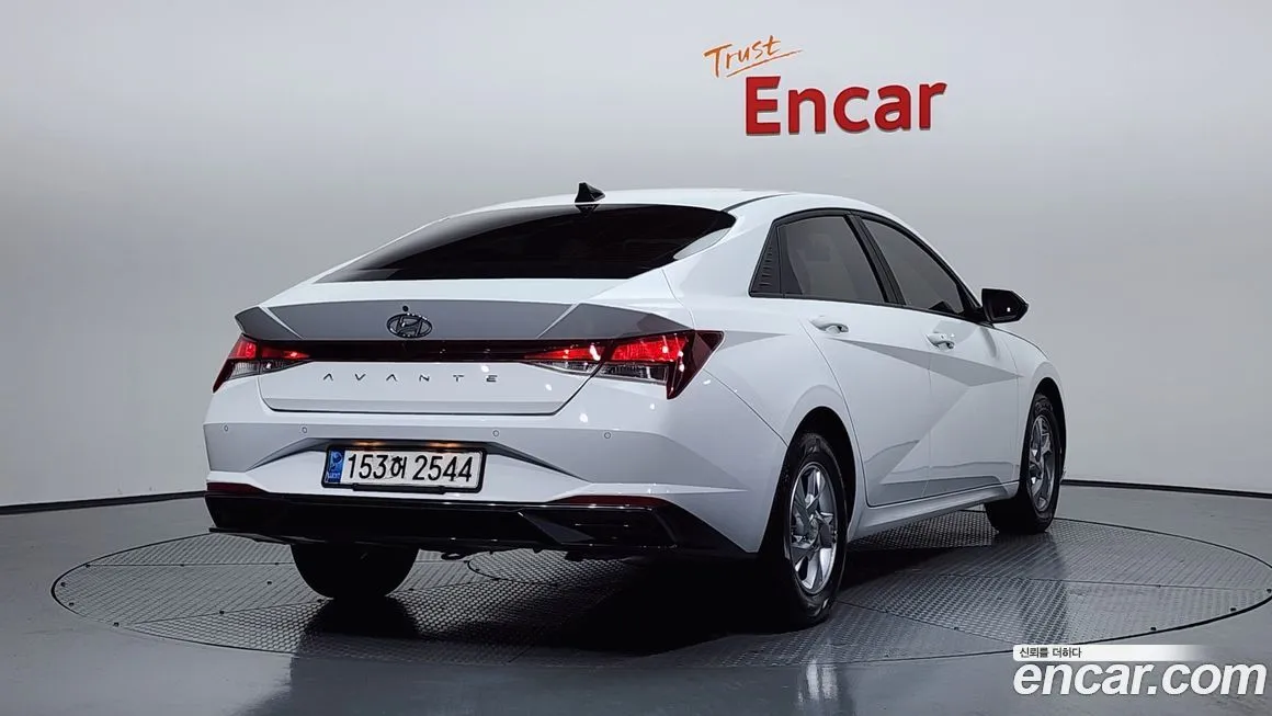 Hyundai AVANTE — фото 2