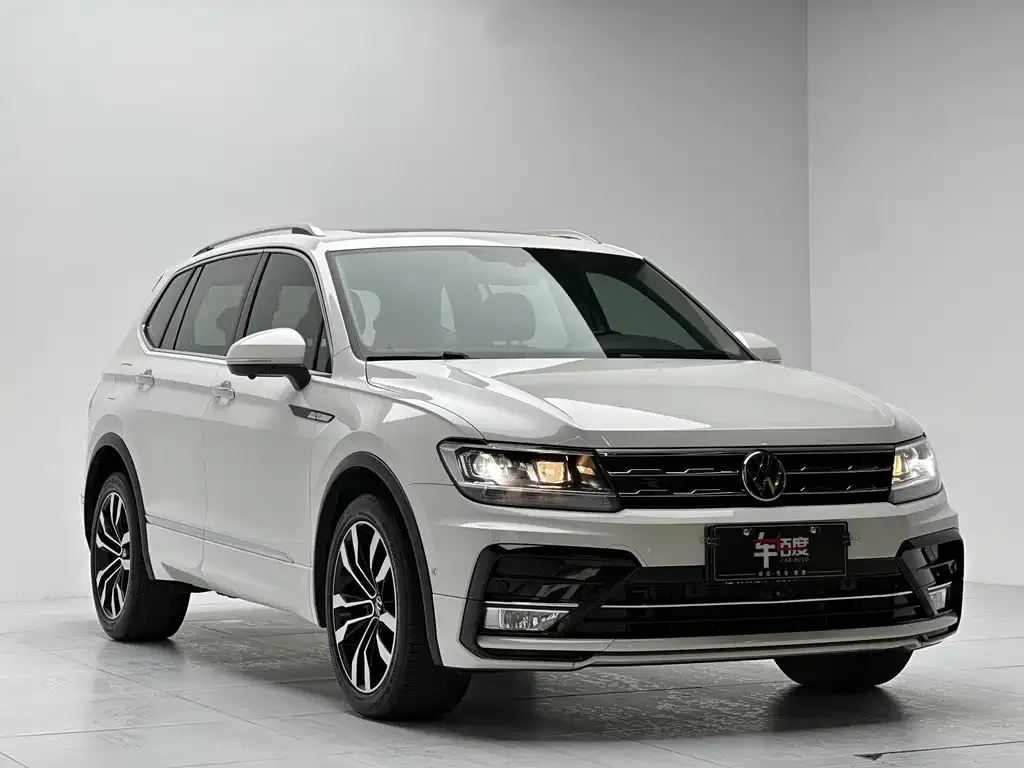 Volkswagen Tiguan L — фото 3
