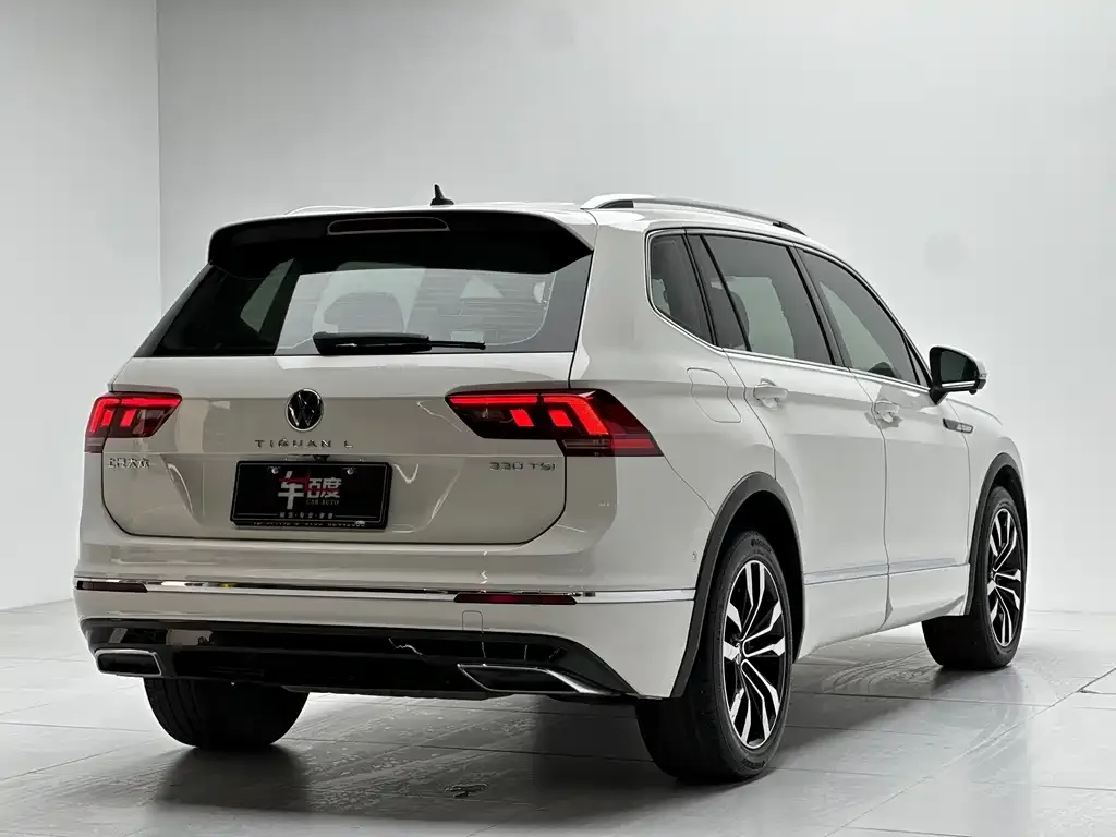 Volkswagen Tiguan L — фото 4