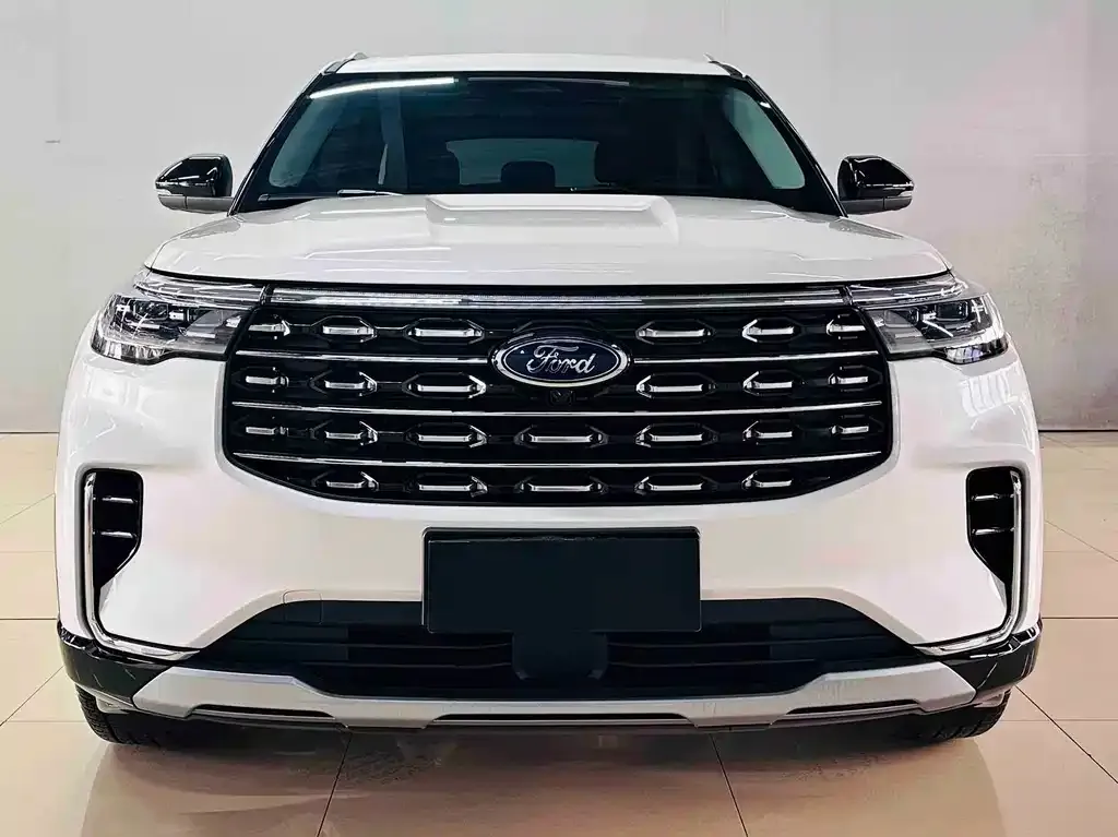 Ford Explorer — фото 1
