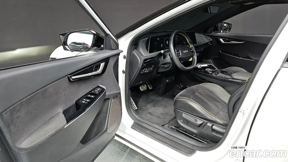 Kia EV6 — фото 10