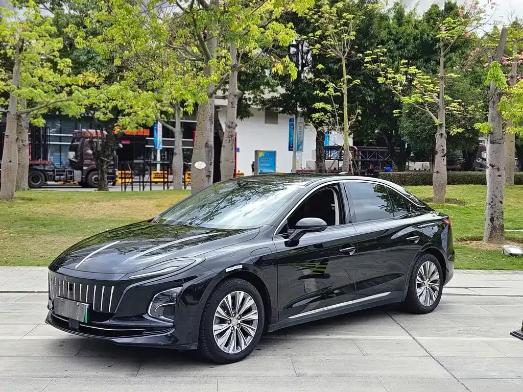 Hongqi E-QM5 — фото 1