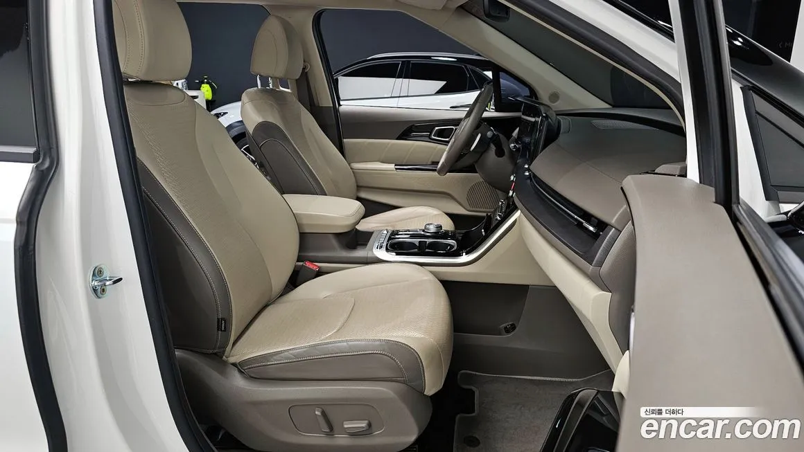 Kia Carnival — фото 10