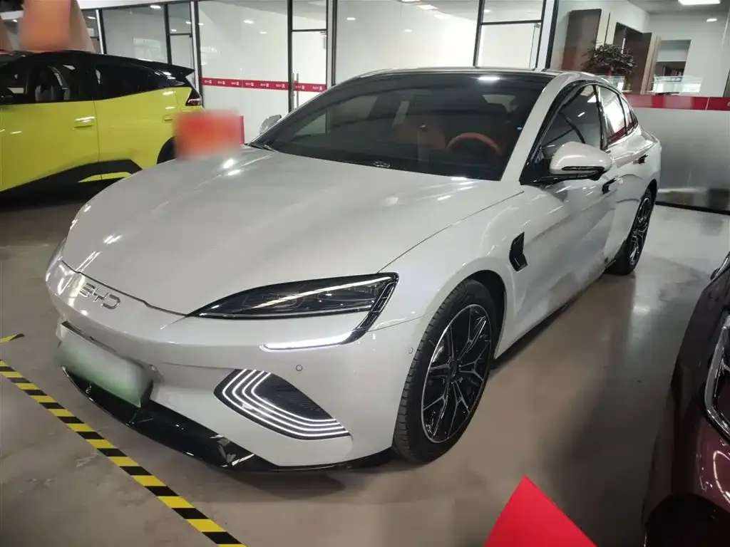 BYD Seal — фото 2