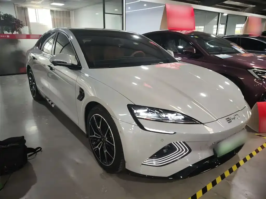 BYD Seal — фото 4