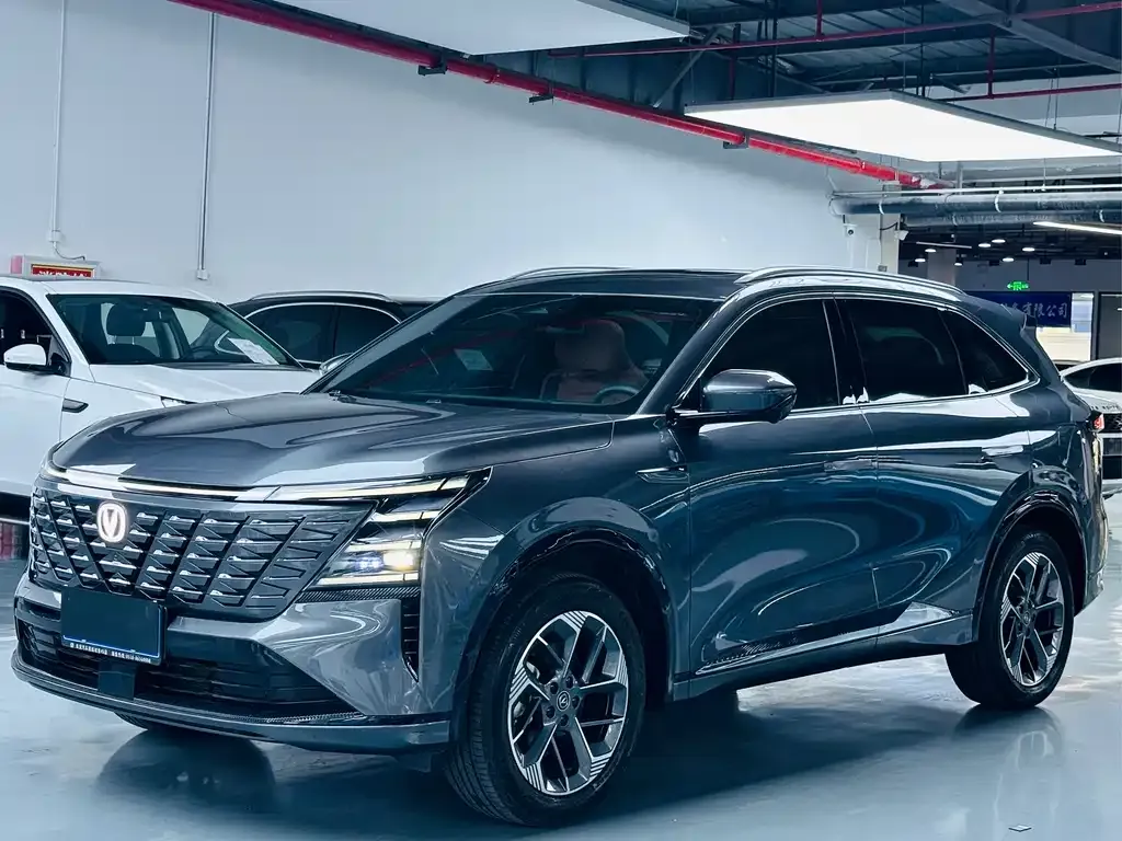 Changan CS75 PLUS — фото 1