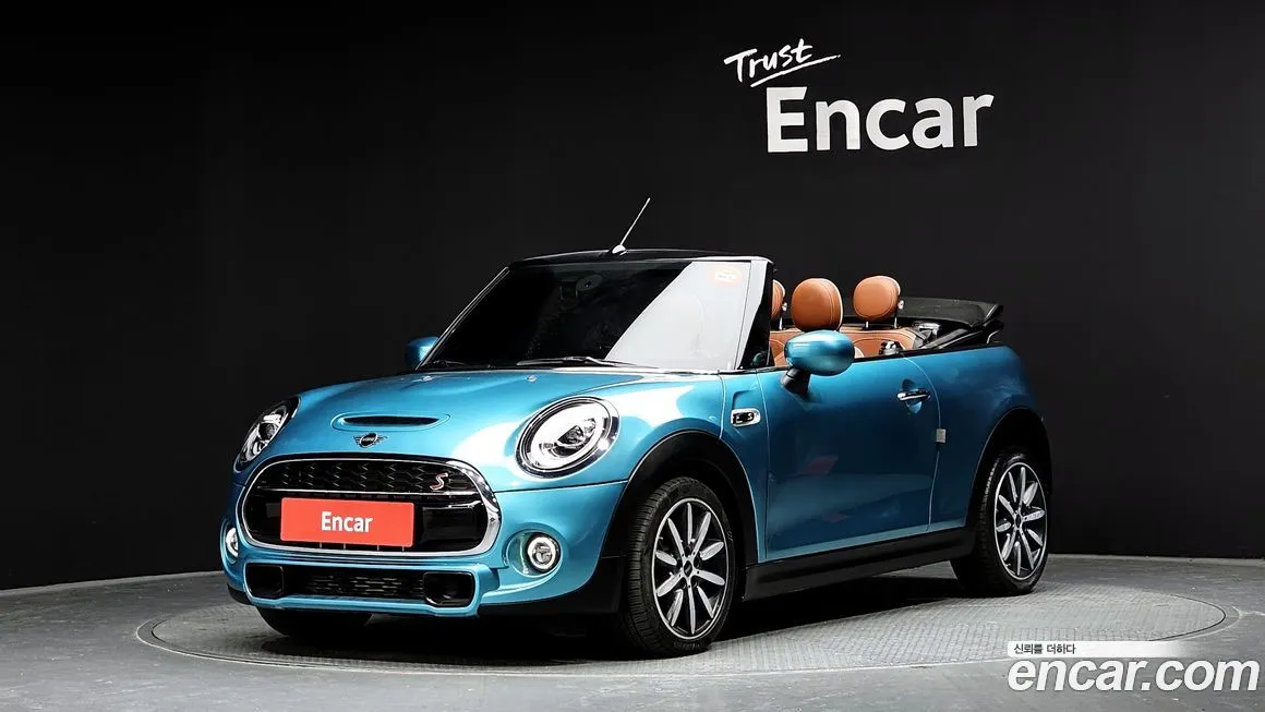 Mini Cooper Convertible — фото 1