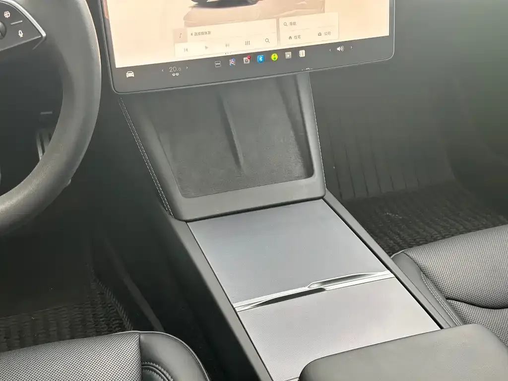 Tesla Model 3 — фото 9
