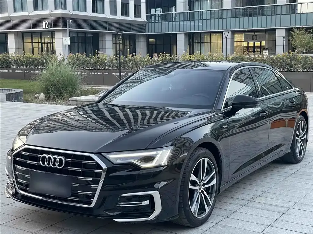 Audi A6L — фото 1