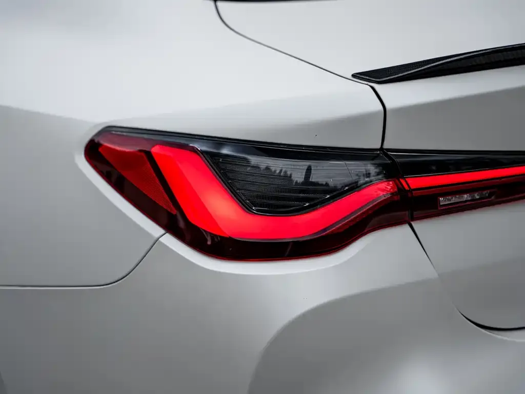 BMW M4 — фото 10