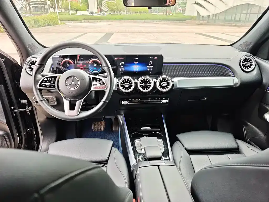 Mercedes-Benz EQB — фото 10