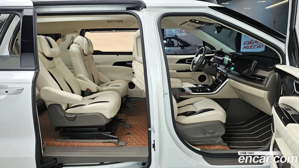 Kia Carnival — фото 10