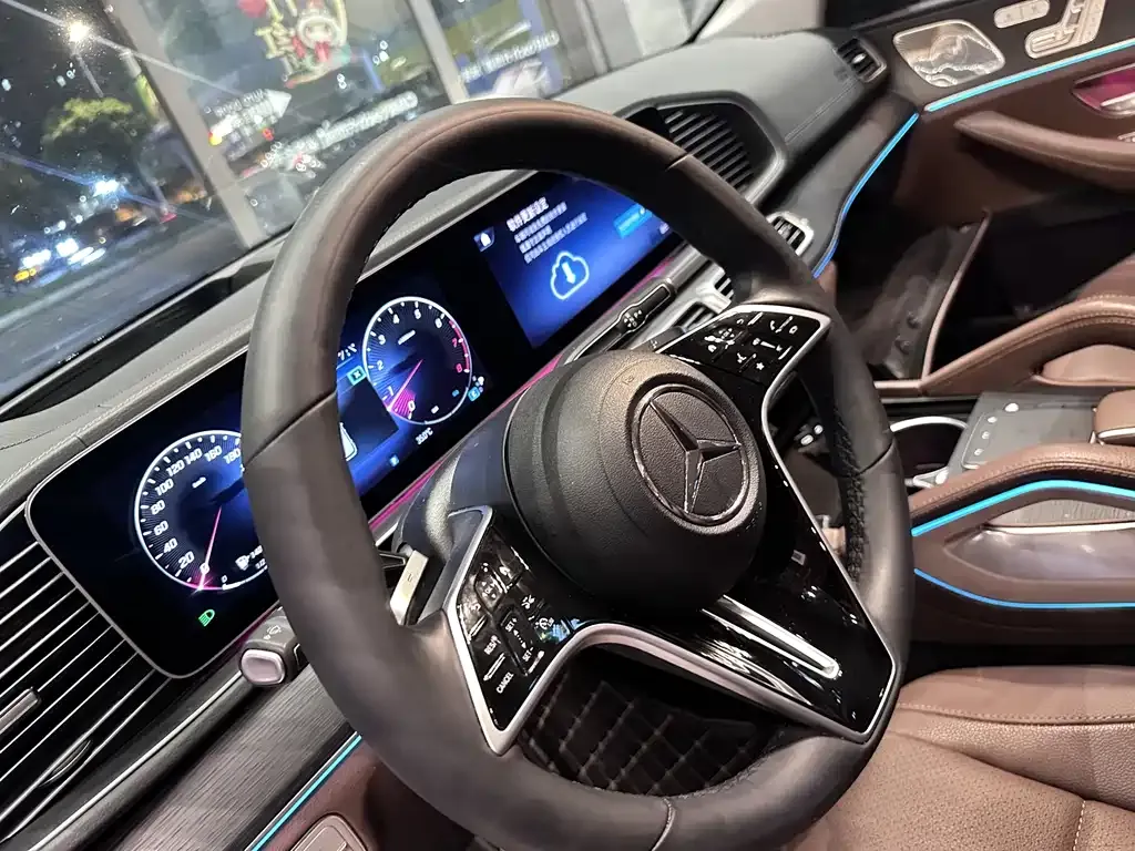 Mercedes-Benz GLE — фото 6