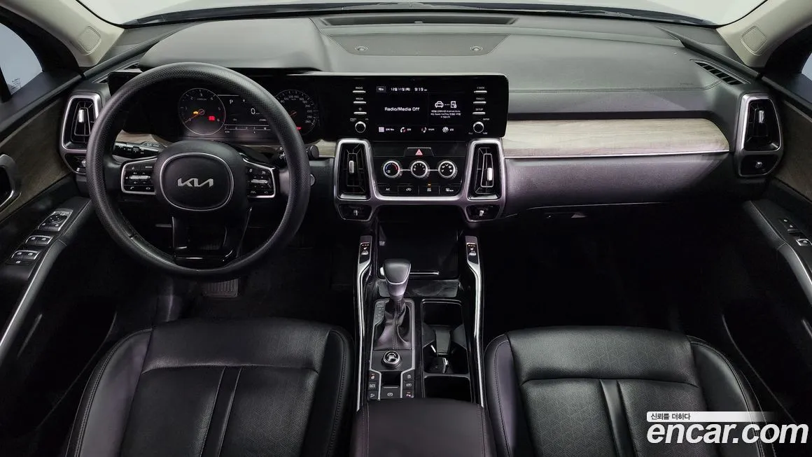 Kia Sorento — фото 7