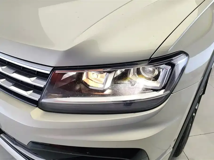 Volkswagen Tiguan L — фото 5