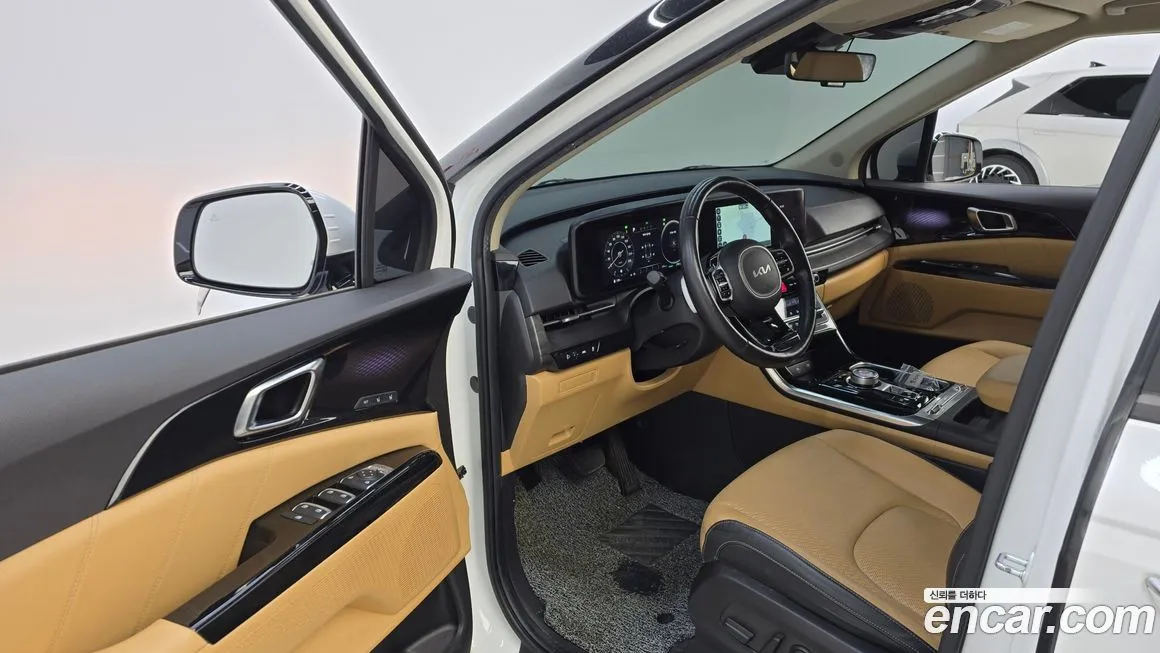 Kia Carnival — фото 10