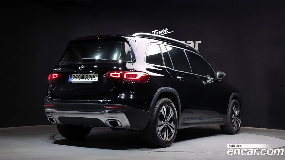Mercedes-Benz GLB-Class — фото 2