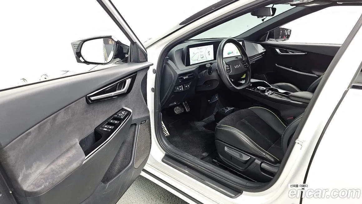 Kia EV6 — фото 10