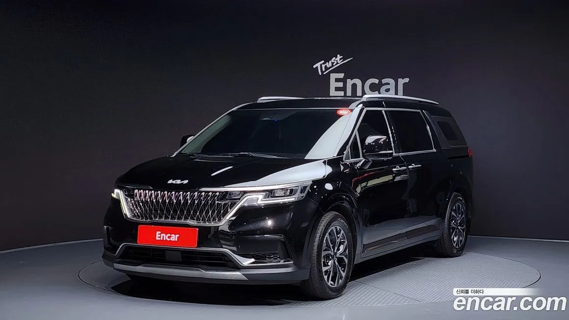 Kia Carnival — фото 1