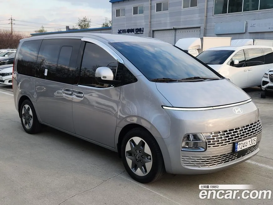 Hyundai Staria — фото 1