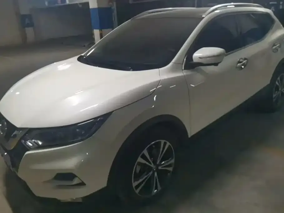 Nissan Qashqai — фото 1
