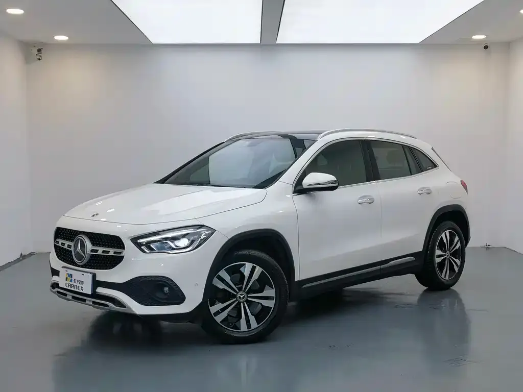 Mercedes-Benz GLA — фото 1
