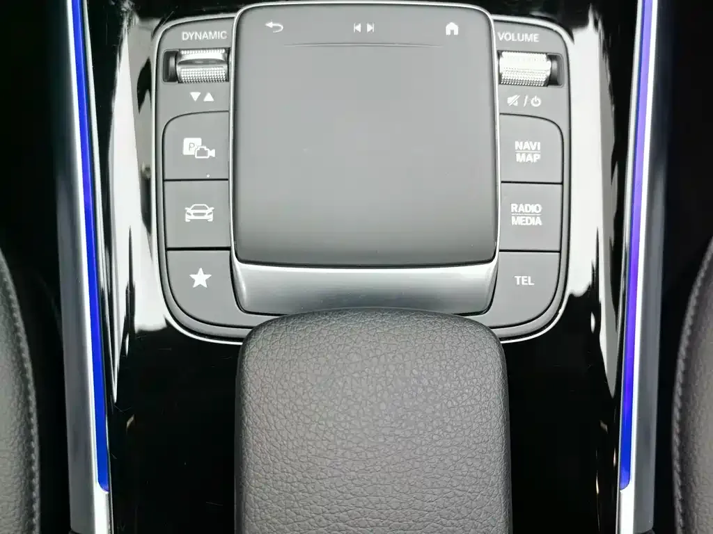 Mercedes-Benz GLA — фото 10