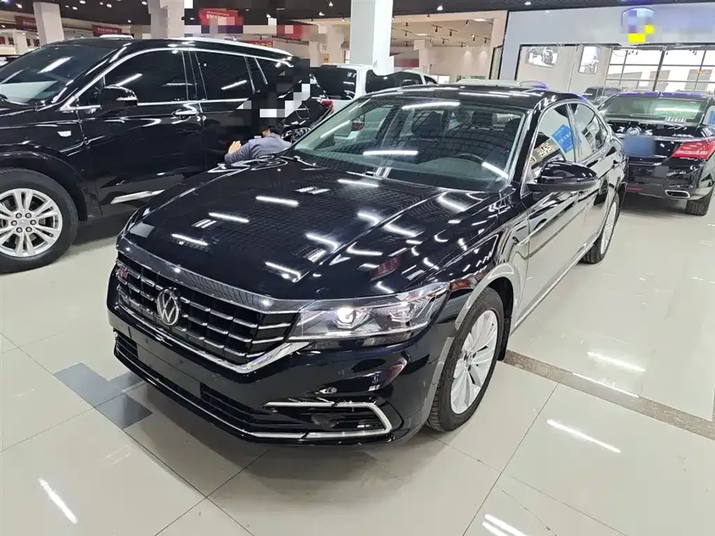 Volkswagen Passat — фото 1