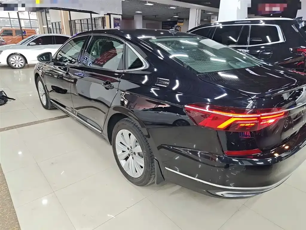 Volkswagen Passat — фото 5