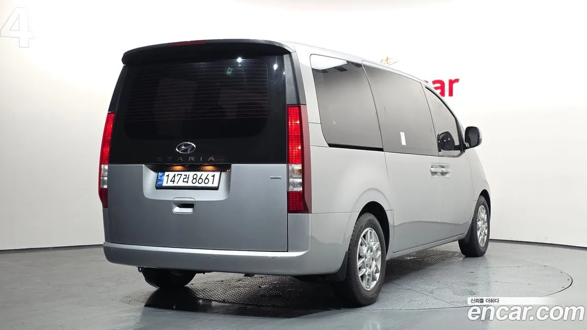 Hyundai Staria — фото 2