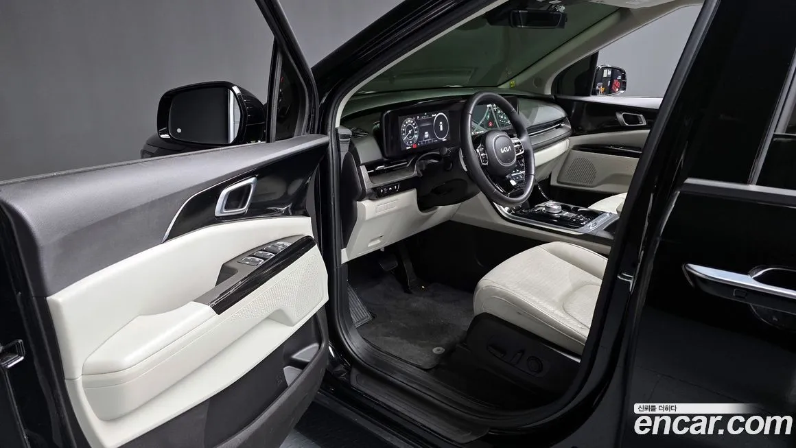 Kia Carnival — фото 10