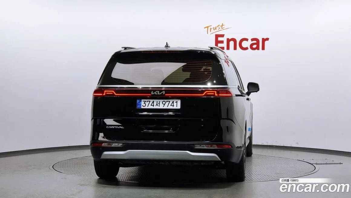 Kia Carnival — фото 4