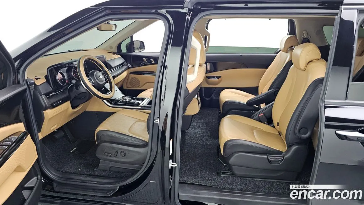 Kia Carnival — фото 10