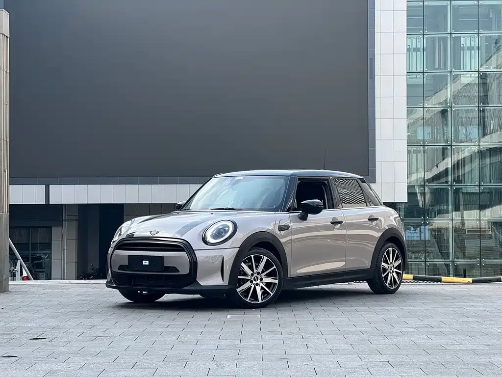 MINI Cooper (3-door) — фото 1
