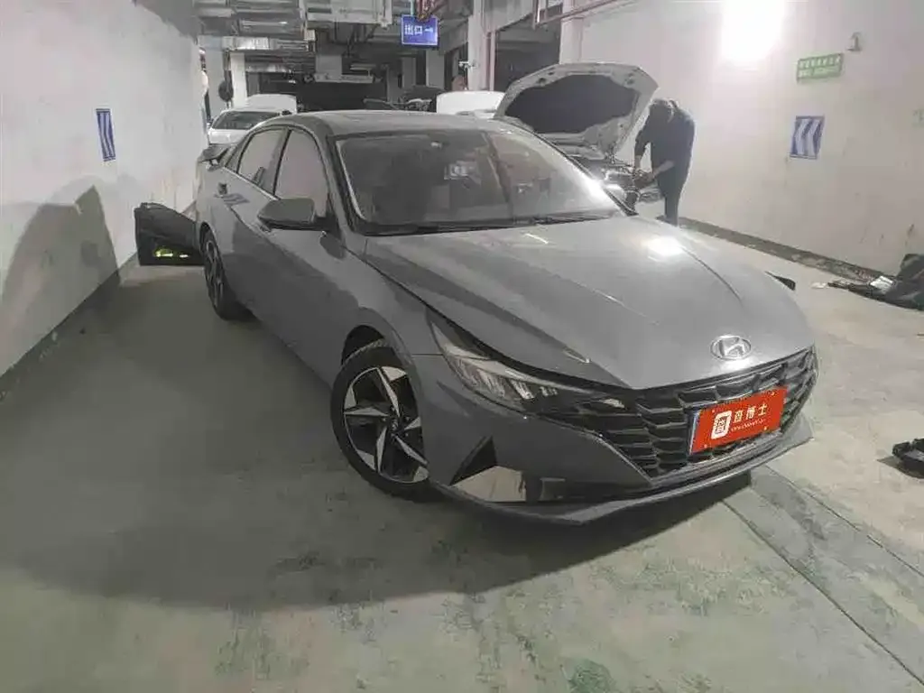 Hyundai Elantra — фото 2