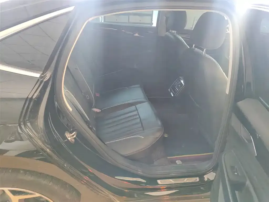 Volkswagen Passat — фото 9
