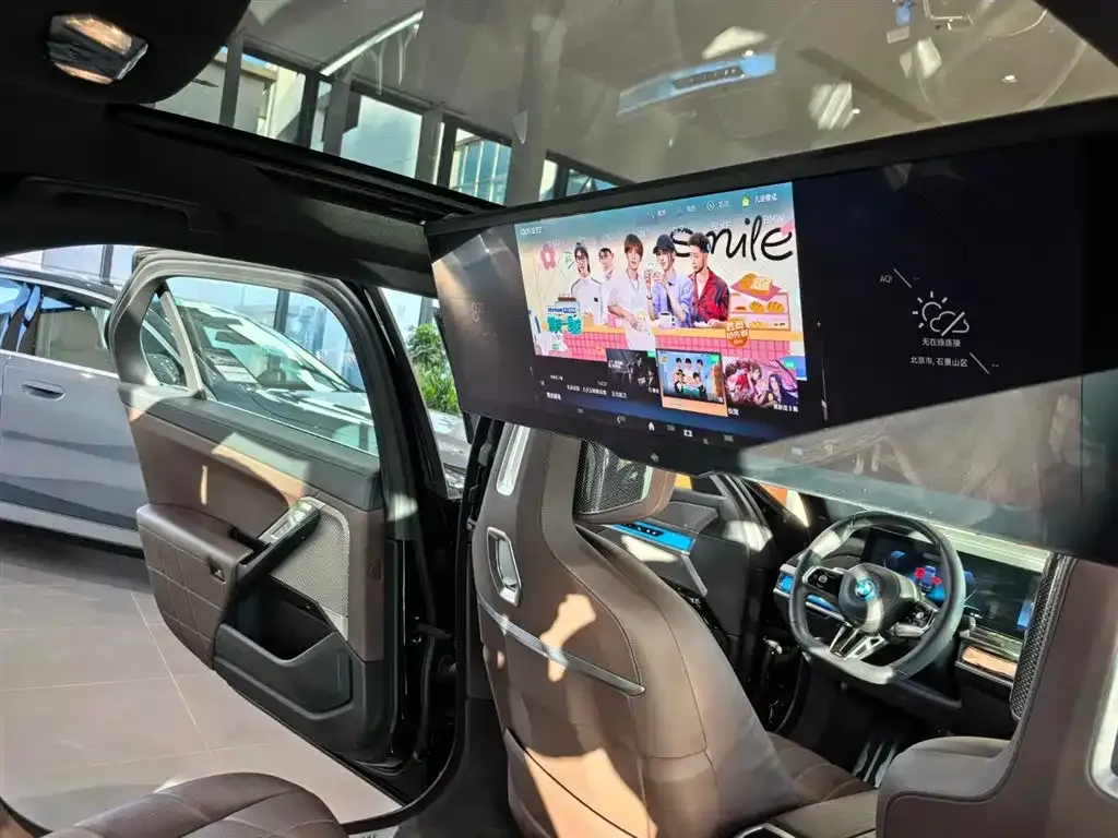 BMW i7 — фото 9