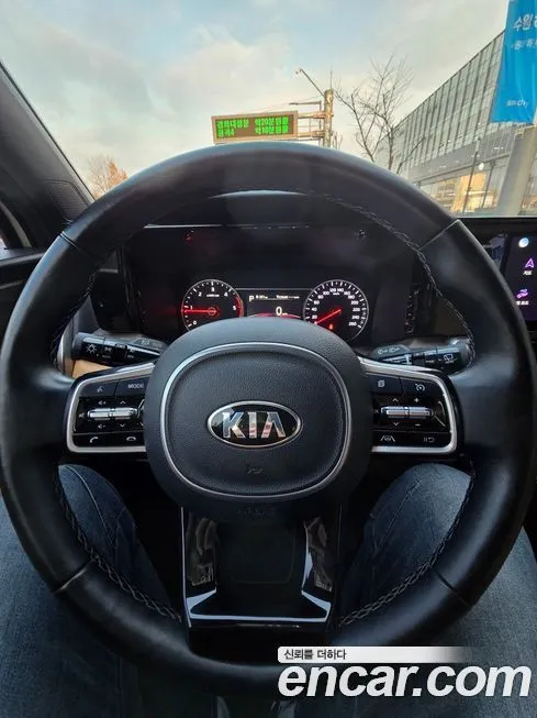 Kia Sorento — фото 8