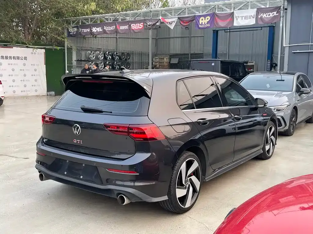 Volkswagen Golf GTI — фото 4