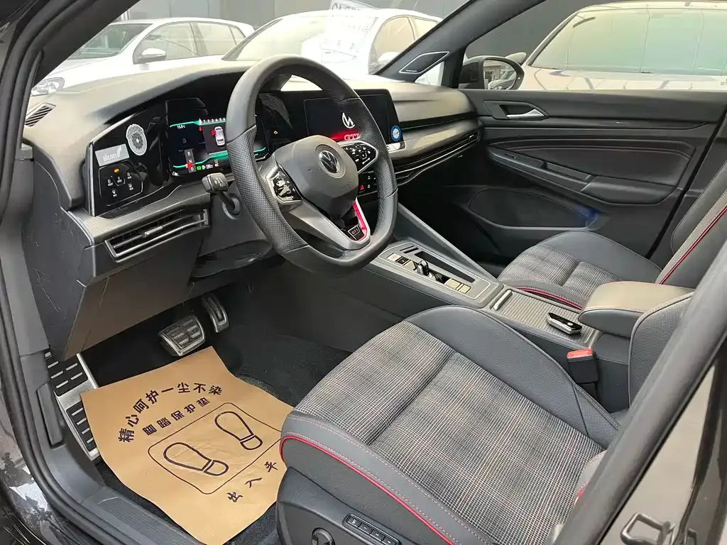 Volkswagen Golf GTI — фото 9